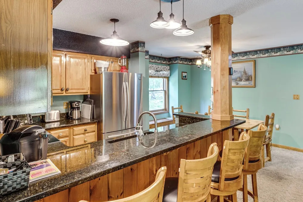 Riverfront Retreat w/ Deck: 1 Mi to Loon Mtn!