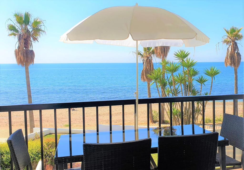 Lovely, modern beachfront duplex - Doña Lola - Mijas Costa - CS148