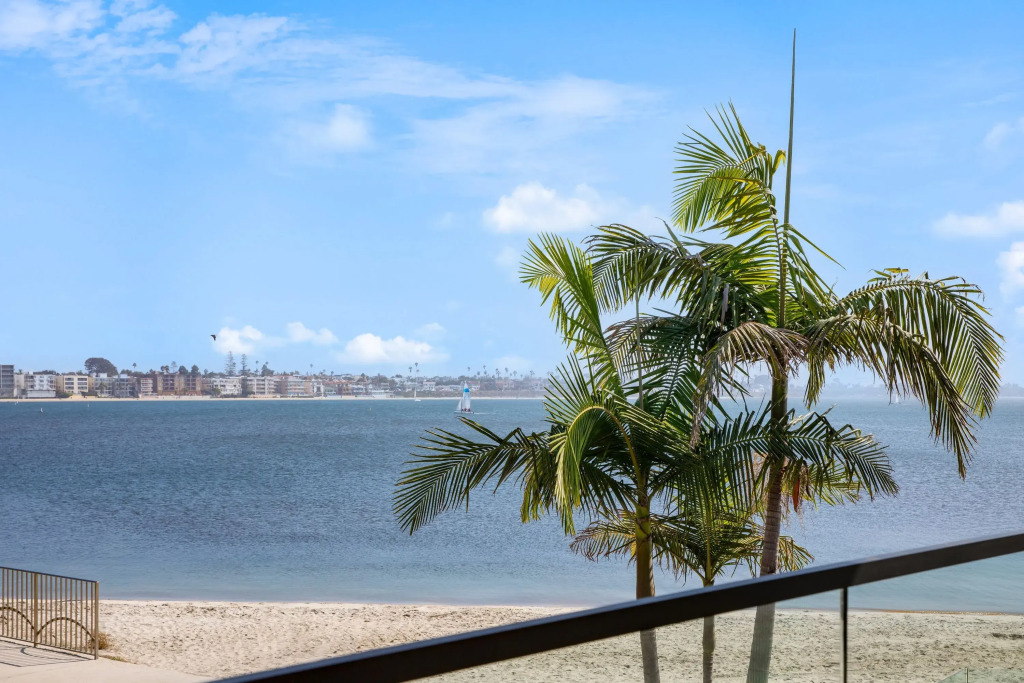 Catamaran by Avantstay 50ft to Beach + Views