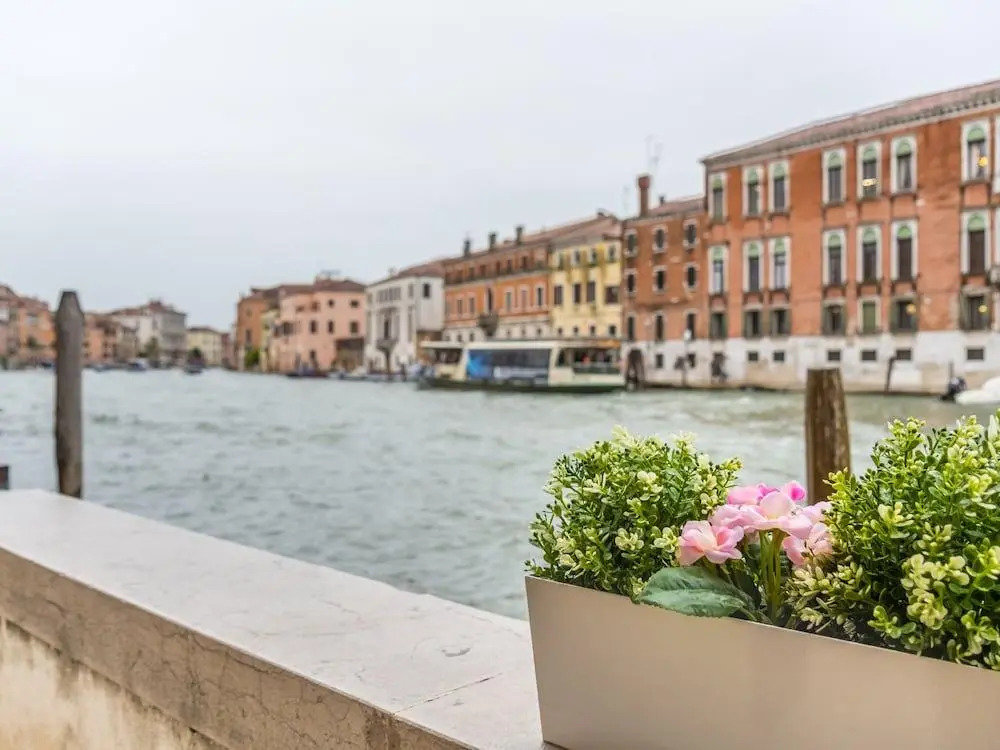 Zen Accommodations Grand Canal