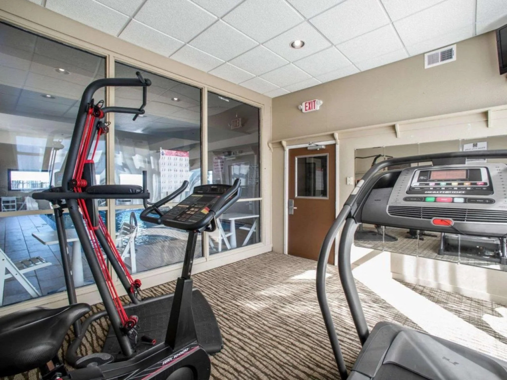 Comfort Inn & Suites Hazelwood - St Louis