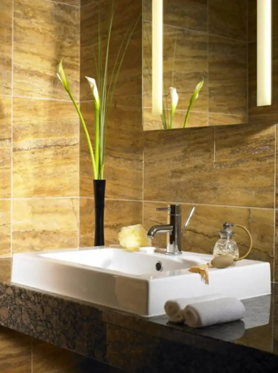 Westport Plaza Hotel, Spa & Leisure