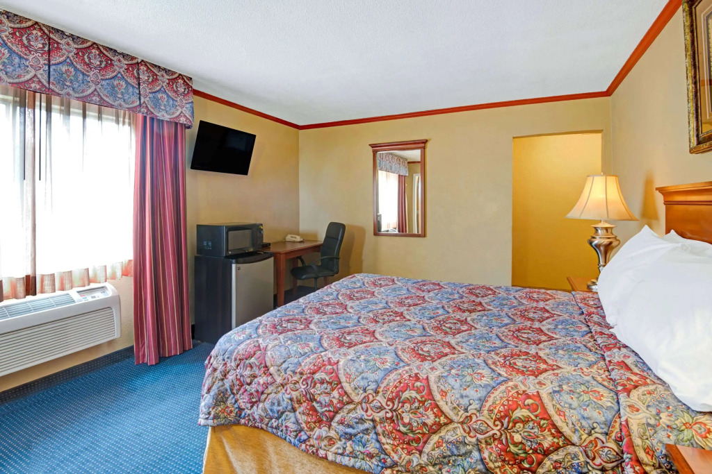 Days Inn by Wyndham Albuquerque Downtown