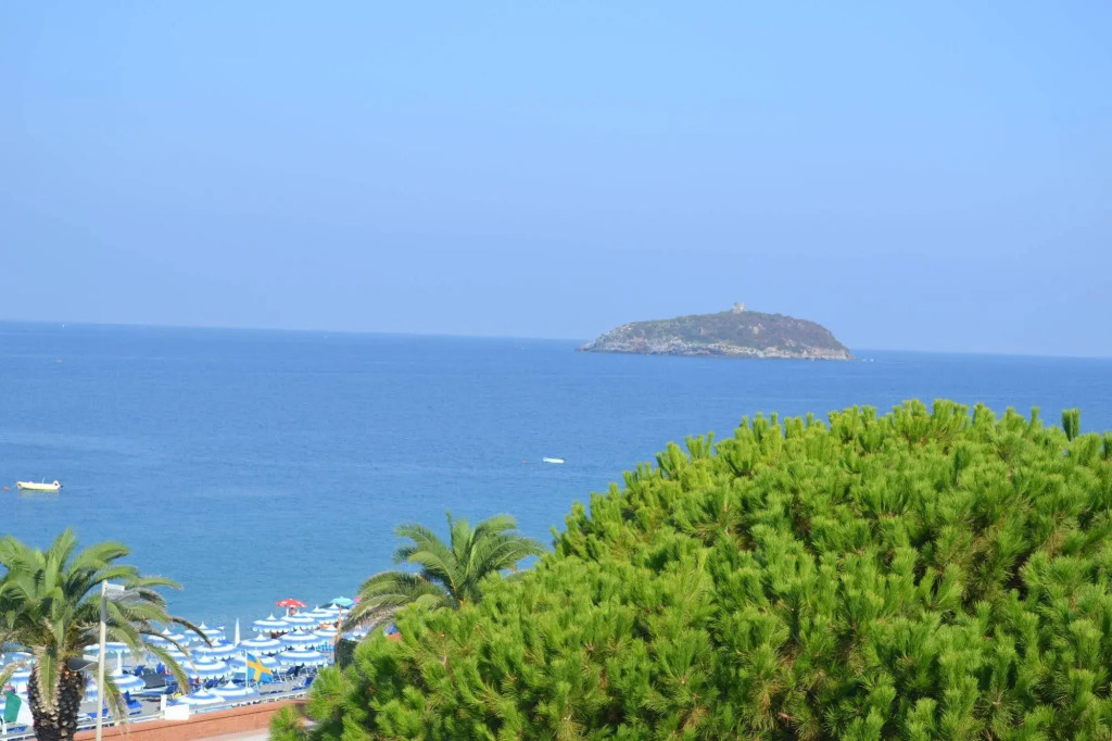 Beach Hotel