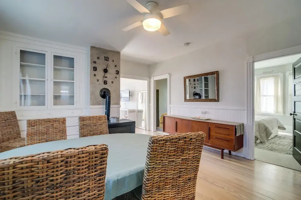 New Bedford Apartment ~ 4 Mi to Fort Phoenix Beach