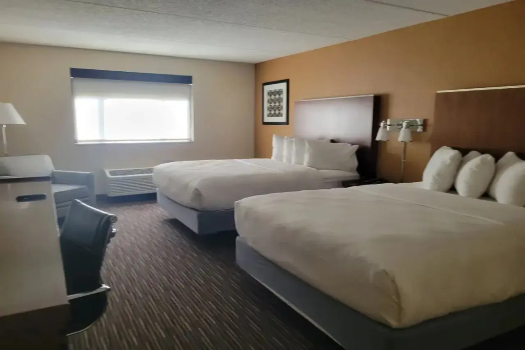 Royle Hotel Milwaukee Airport