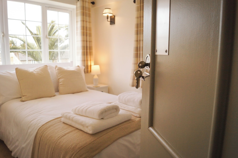 Lemon Tree Rooms - Newly Refurbished Coastal Stay