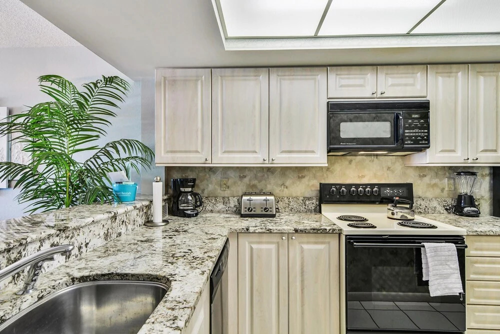 Land's End 404 Building 6 Direct Beachfront Condo/top Floor!