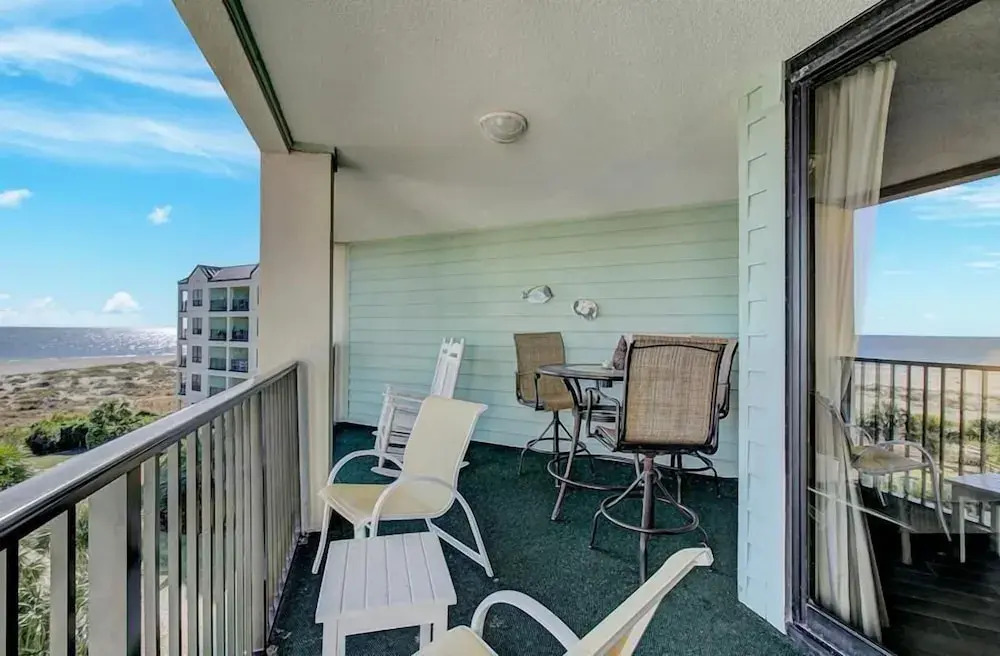 Summerhouse 305 by Wild Dunes, Oceanfront