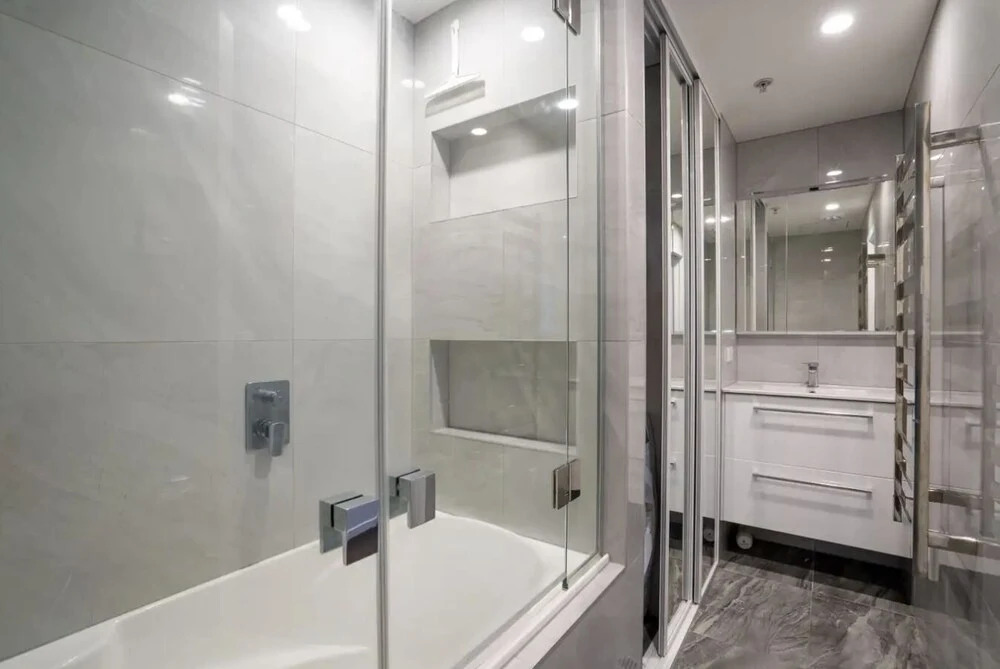 QV CBD 2 Bedroom with Wifi Parking - 972