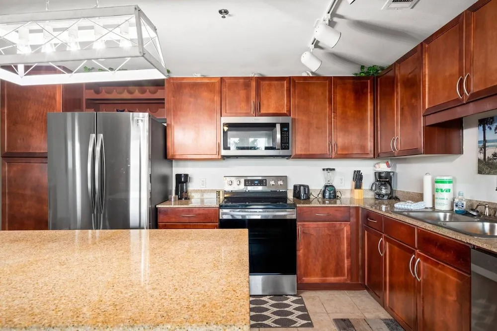 Laketown Wharf Unit 104
