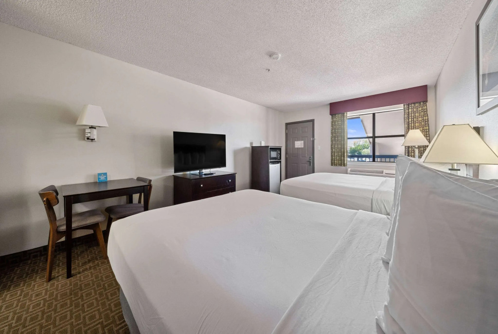 Days Inn by Wyndham Round Rock