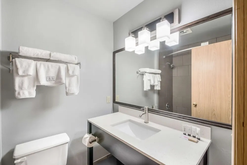 Days Inn and Suites Sequim