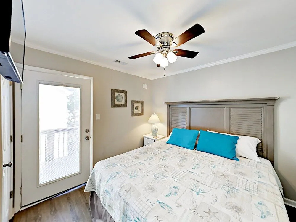 S Kings #1158 - 7 Br Home