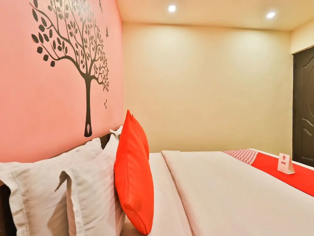OYO 2466 Laljis Hotel