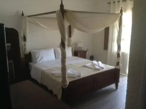 Akrotiri B&B