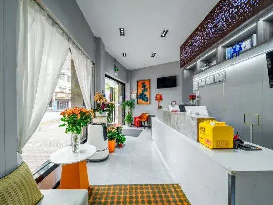 Oriental Rose Hotel (Daning International Shanghai University Store)