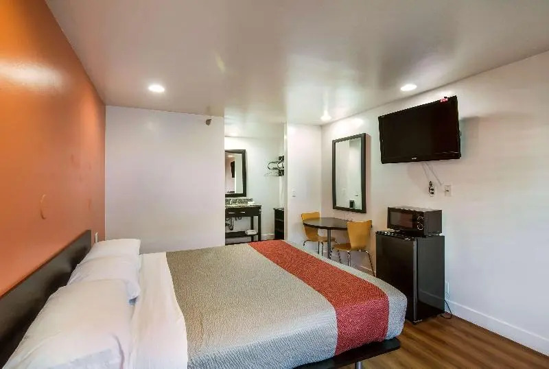 Rodeway Inn