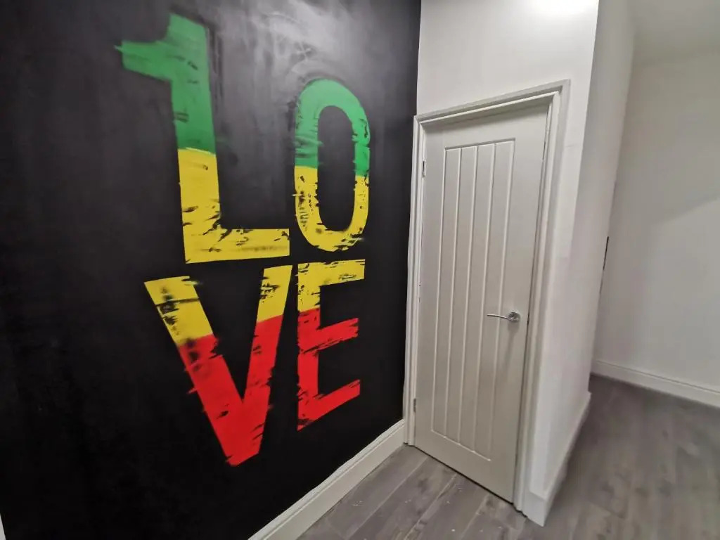 The Bob Marley 'One Love' Liverpool Apartment, Positive vibes, Wifi Netflix
