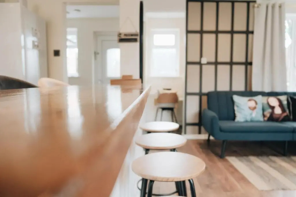 Byron House- Close to M60 and Supermarket