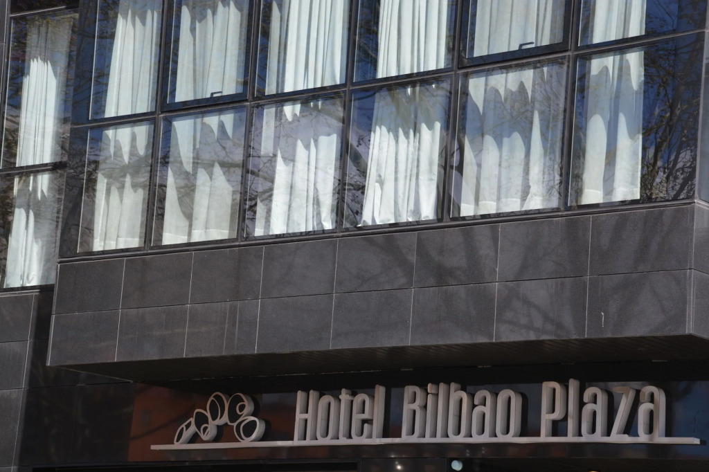 Отель Bilbao Plaza