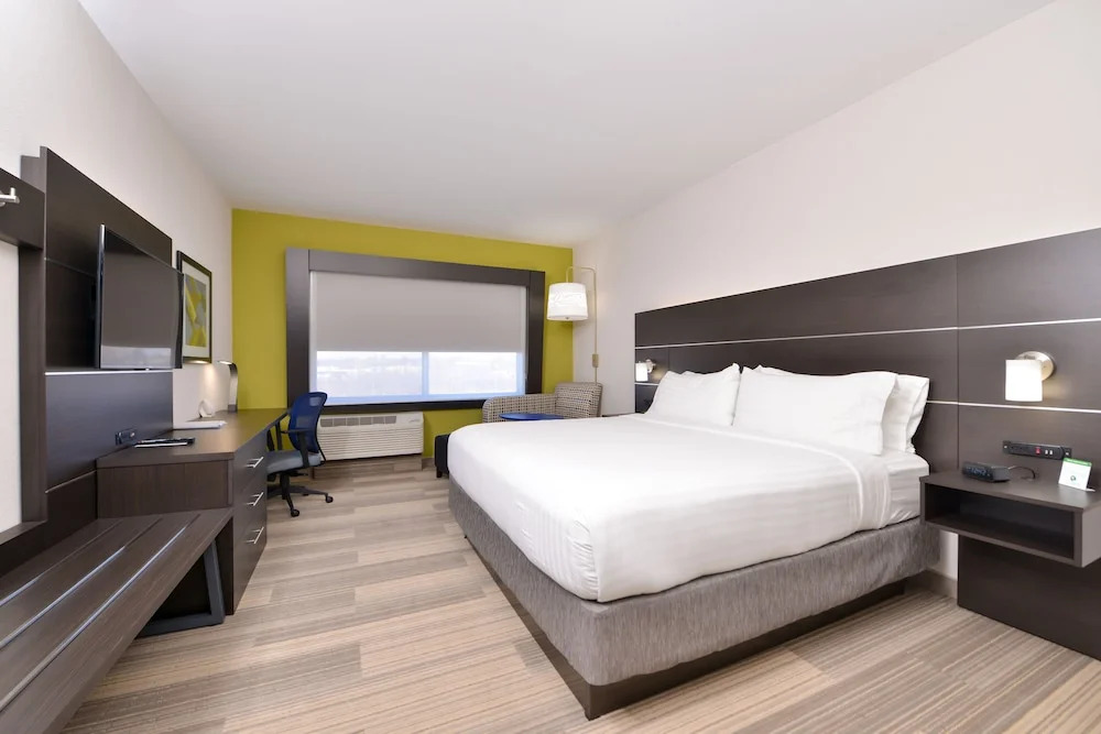 Holiday Inn Express & Suites - Kansas City - Lees Summit by IHG