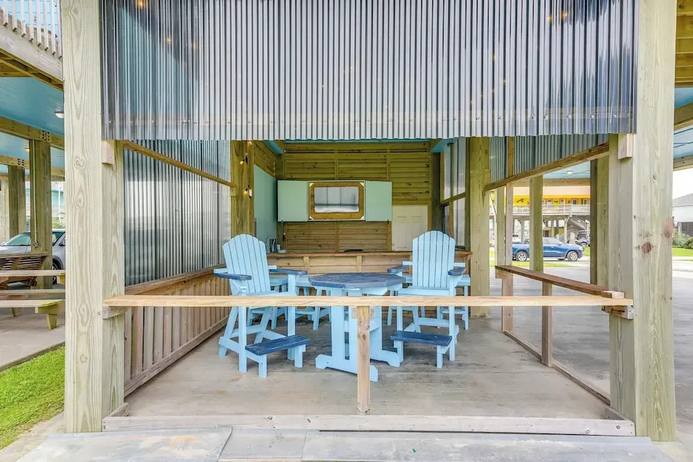 Walk to Sand! Home w/ Wide-open Ocean Views + Bar