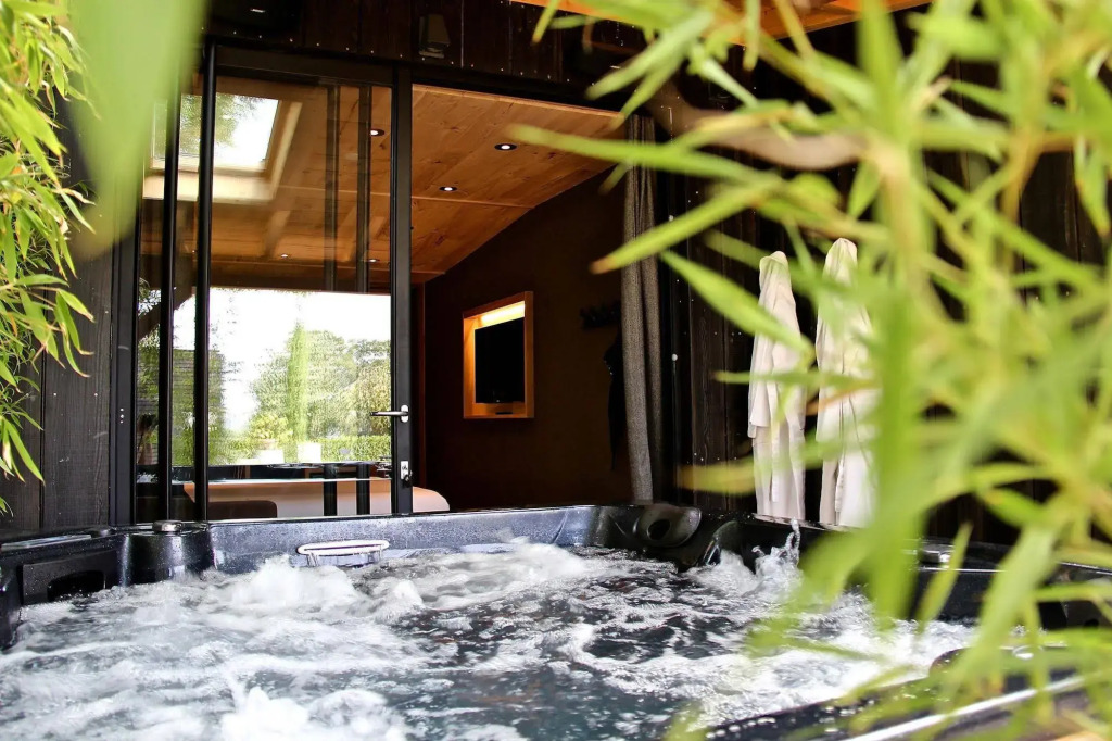 Le Domaine des Prés Verts Suites & Chambres avec Jacuzzi Privatif