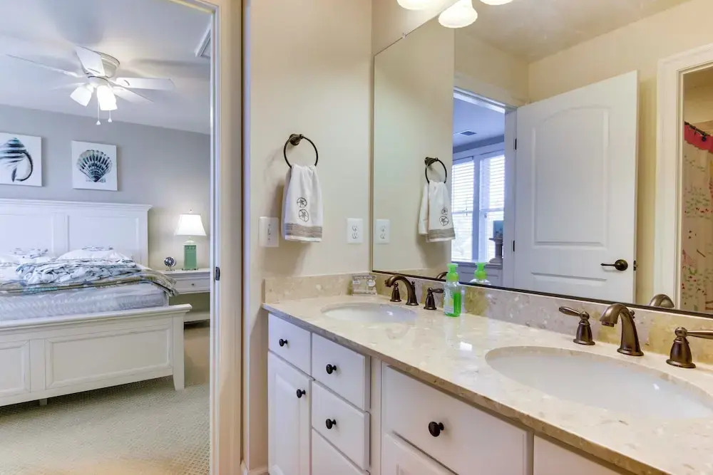 Shuttle to Beach: Ocean View Home w/ Patio