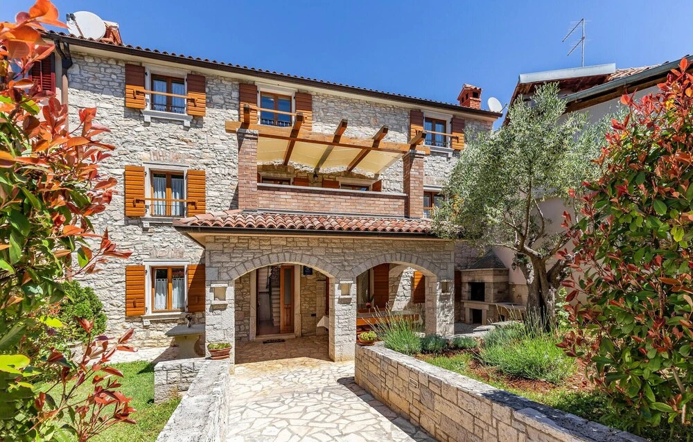 4 Bedroom Pet Friendly Home In Medulin