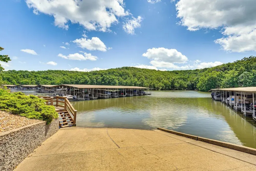 Lake & Pool Access: Lazy Days Condo w/ Balcony!