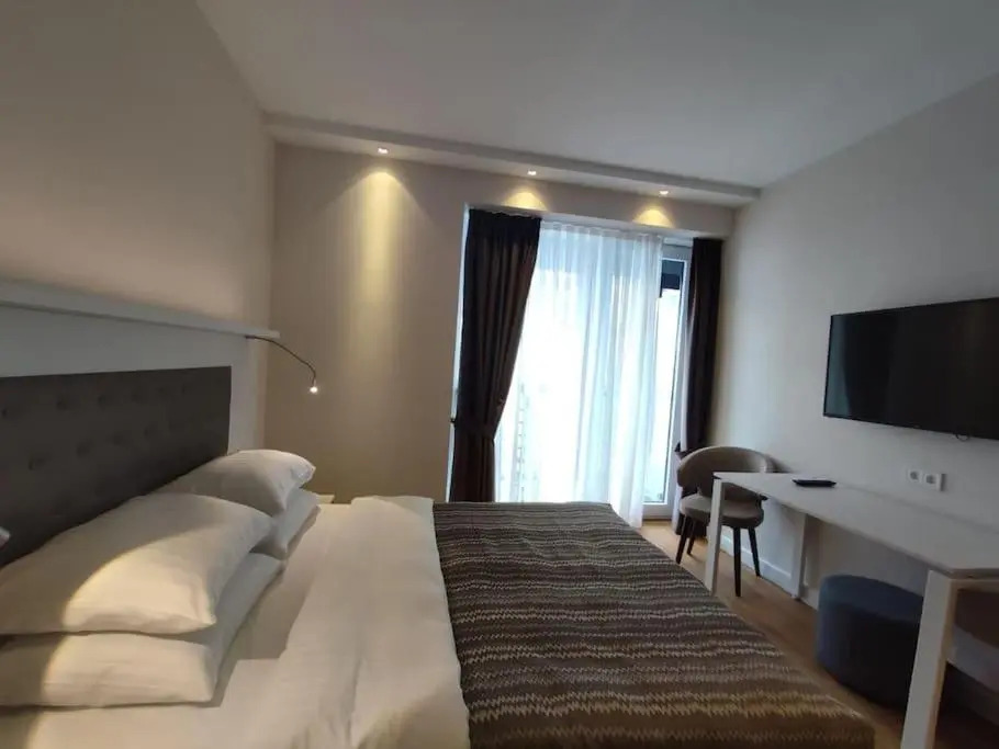 Leo Group Luxury Apartment 09-15 Alliance Palace