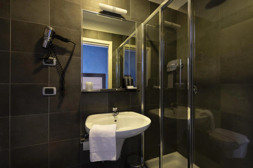 Hotel Five