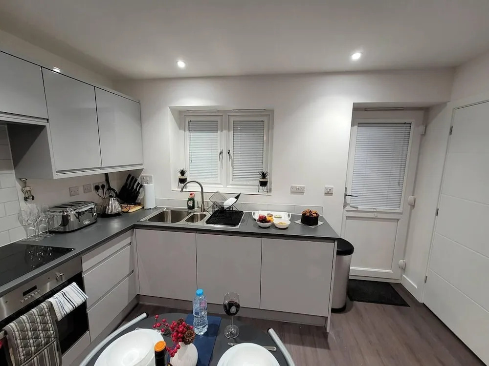 Impeccable 2-bed House in Milton Keynes