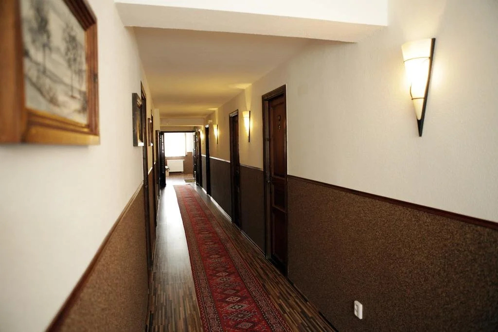 Motel M