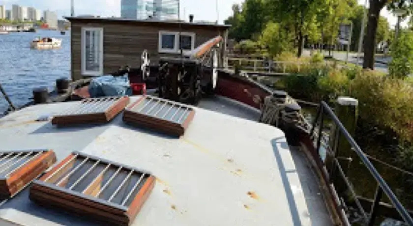 Anna Johanna Houseboat