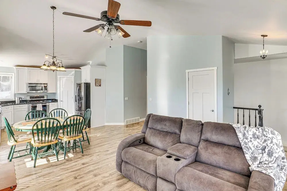 Family Home w/ Fenced Yard Between Provo & Slc!