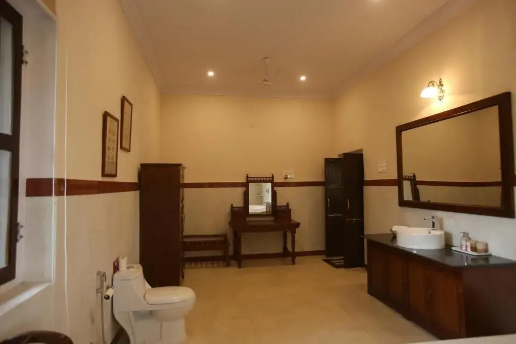 Roop Niwas Kothi, Near Mandawa