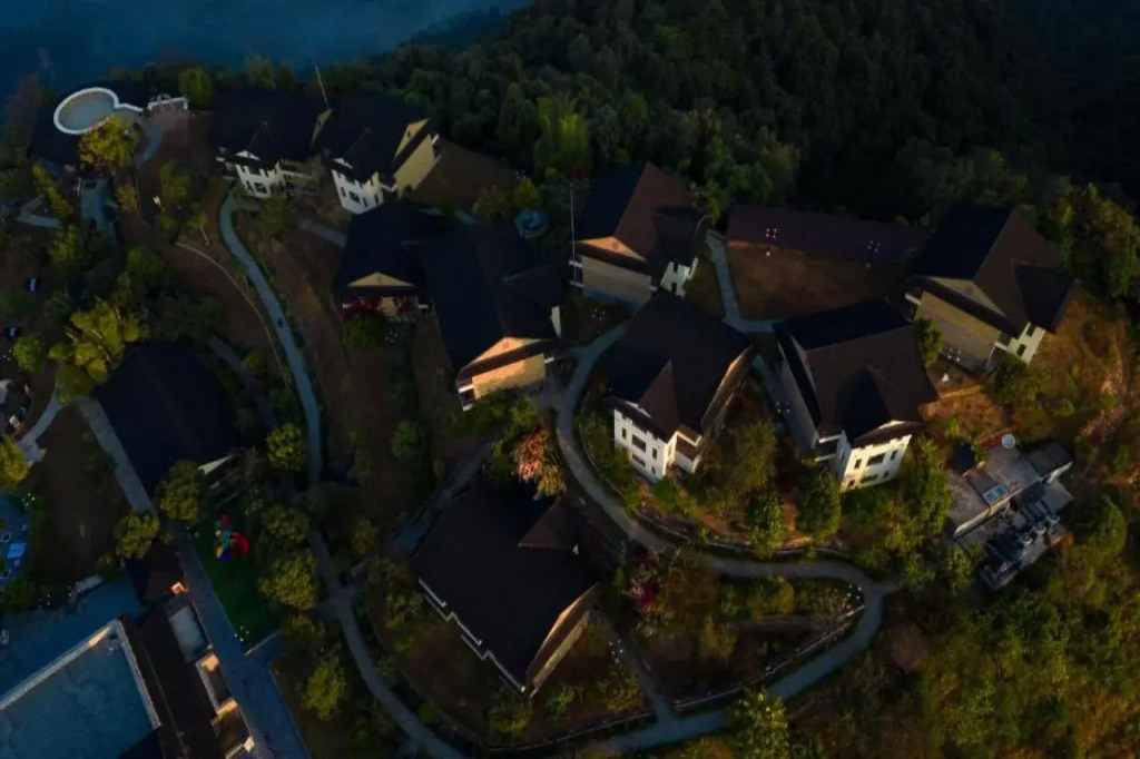 Rupakot Resort