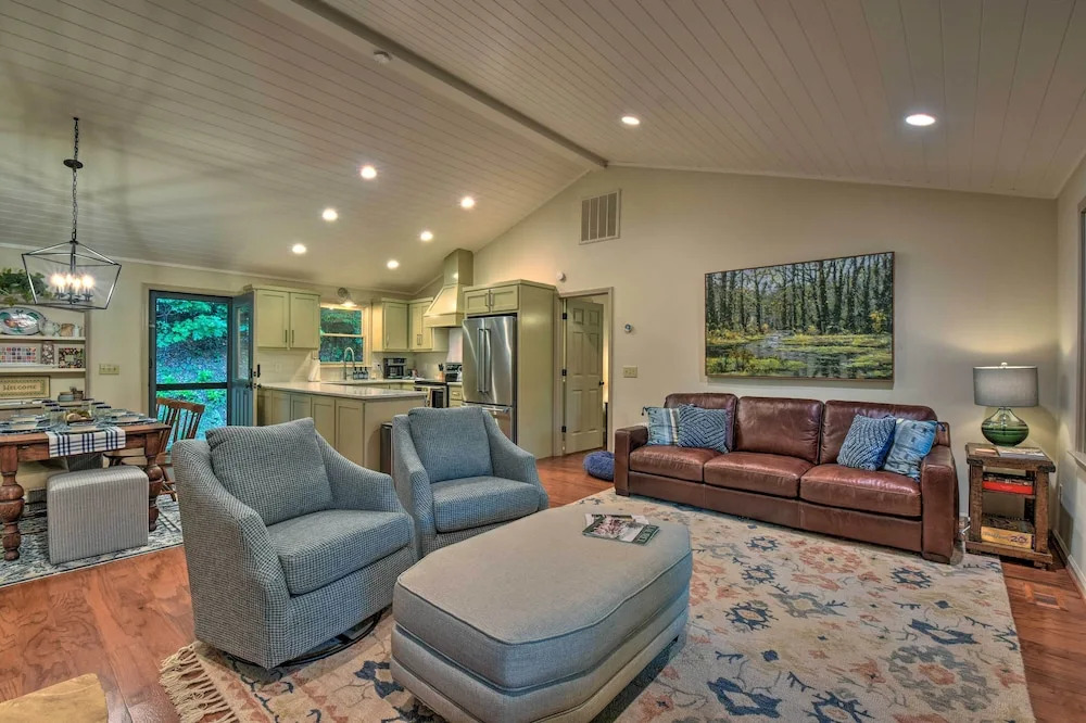 Cozy Clayton Cabin w/ Deck & Mountain Views!