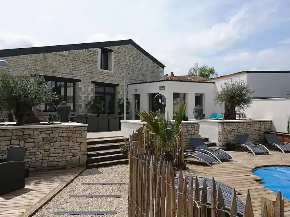 Majestic Villa in Nuaille-d'aunis With Sauna