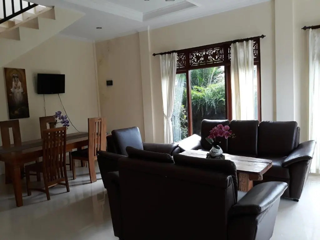 Villa Bungsil Gading