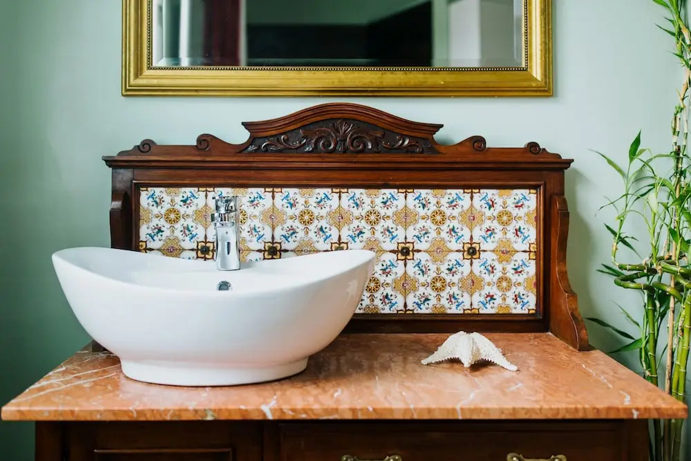 The Suite, 82 Cathedral, Private Parking