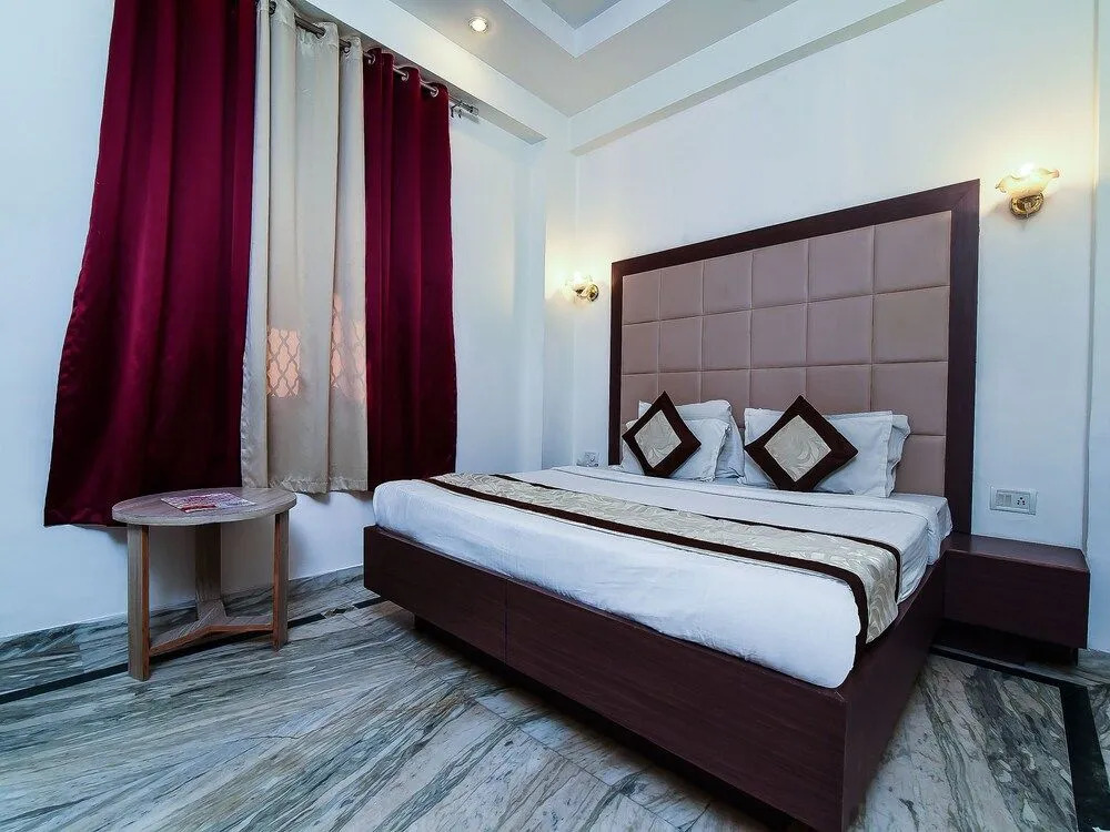 OYO 16359 Optimum Sheela Inn