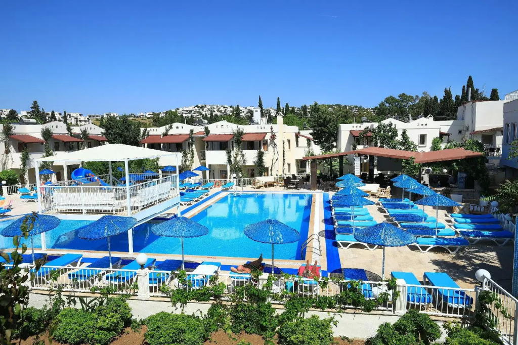 Summer in Garden Suites & Beach Hotel