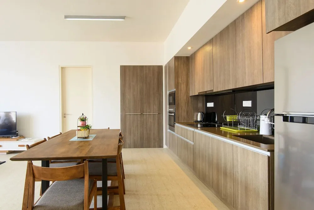 2 Bedrooms Apartment By The Sea