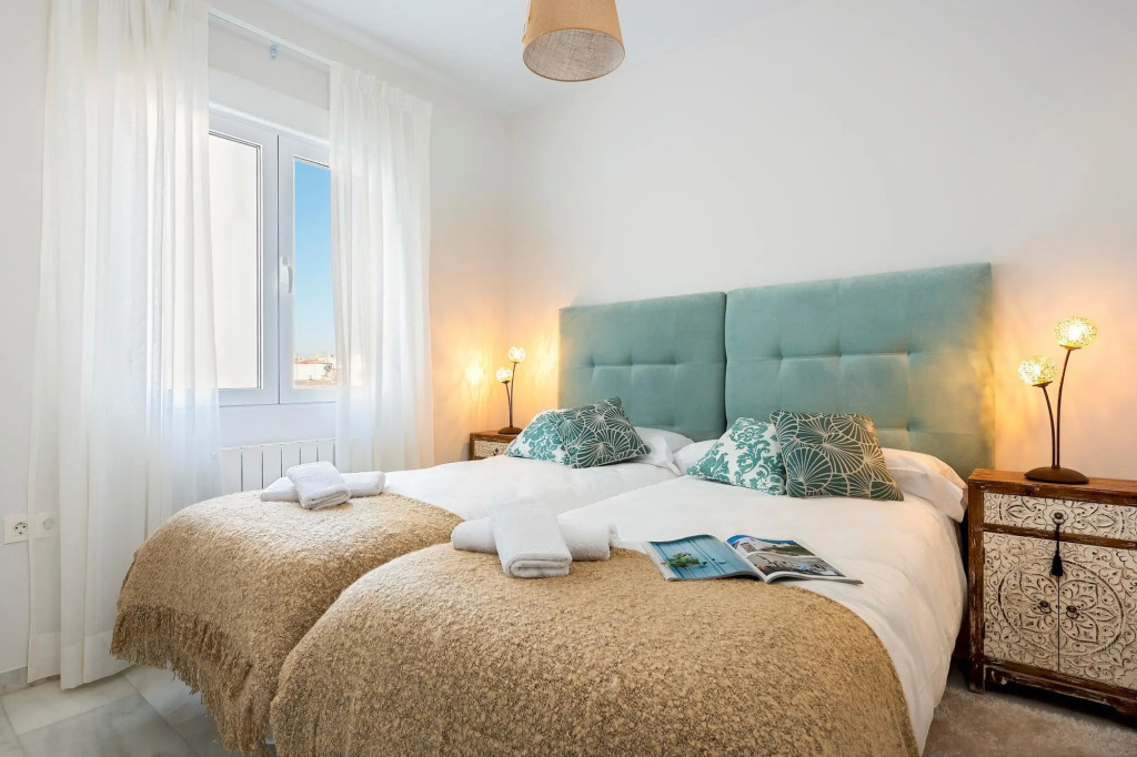 Spacious Apartment in Prime Location. Recogidas