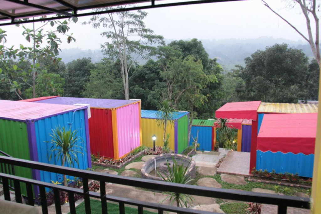 Hotel Container Inn Puncak Mitra RedDoorz