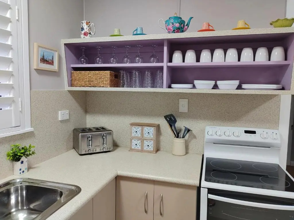 Cute City Cottage - 2 Bedroom - The Strand