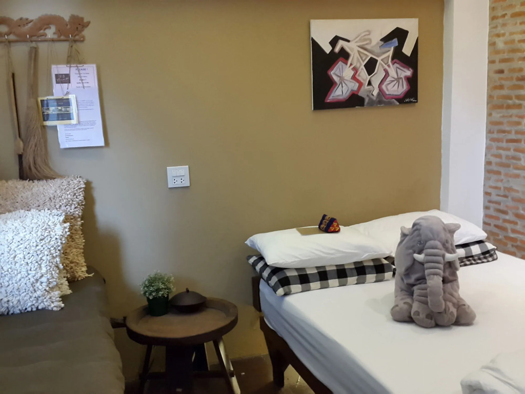 Baan Rare Guesthouse